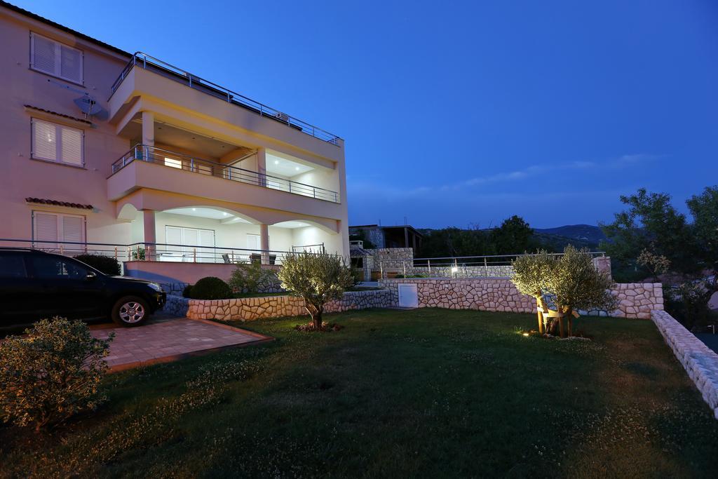 Apartments Villa Residenca Novi Vinodolski Cameră foto