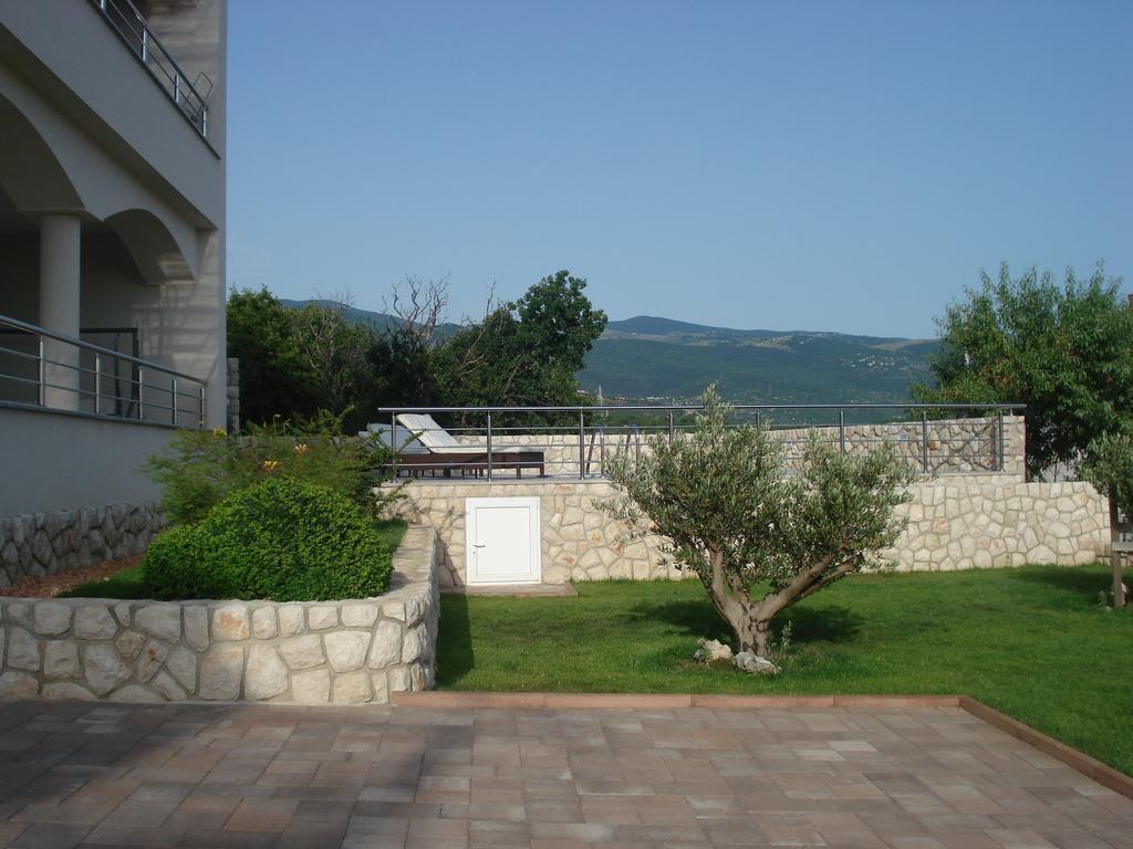Apartments Villa Residenca Novi Vinodolski Cameră foto